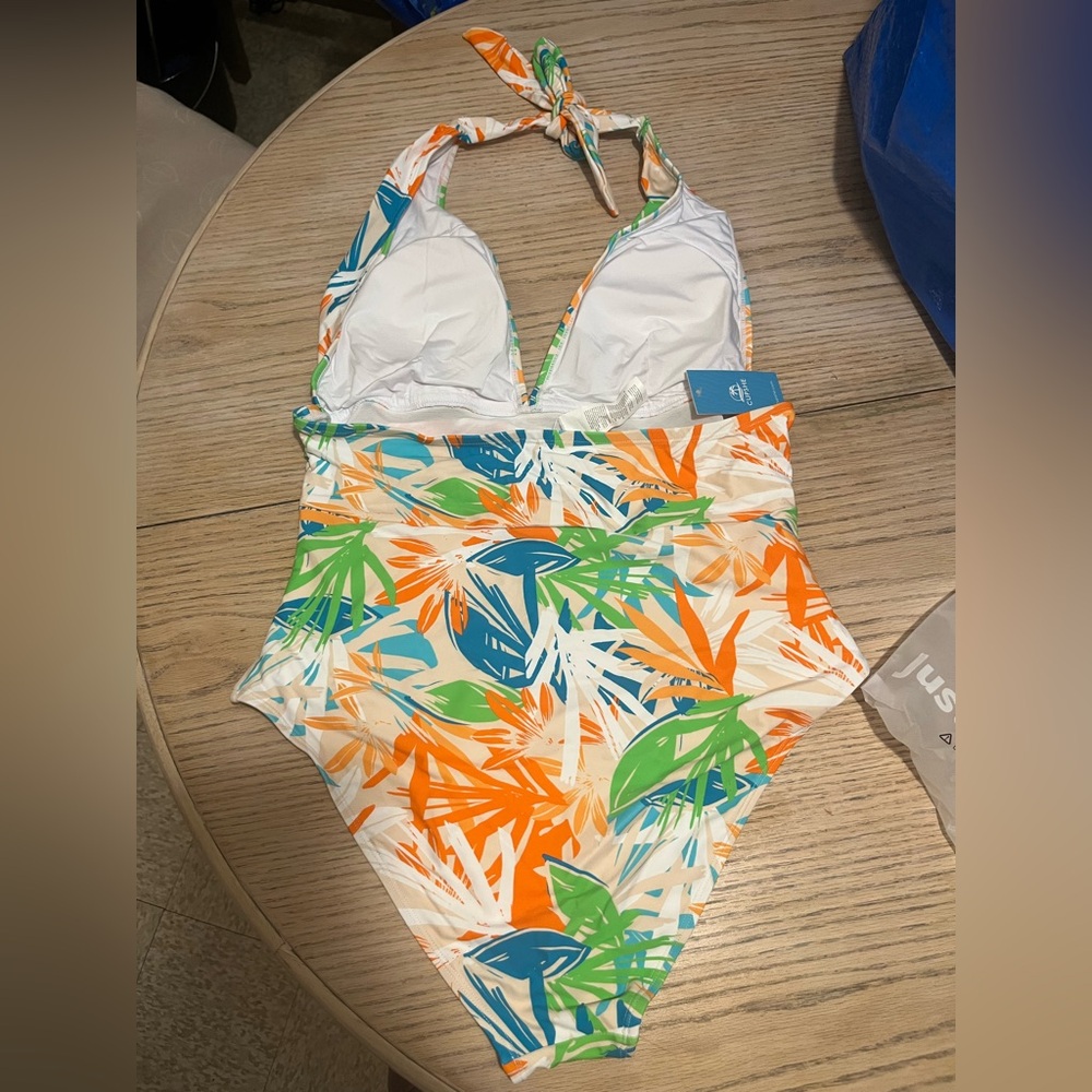 #29 Cupshe Vibrant Leaf Print One Piece Swimsuit - Picture 6 of 8